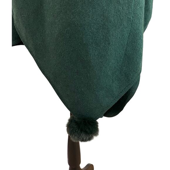 Belle by Kim Gravel One Size Plus Faux Fur Trim Shawl Wrap Green Winter Ruana - Picture 5 of 9